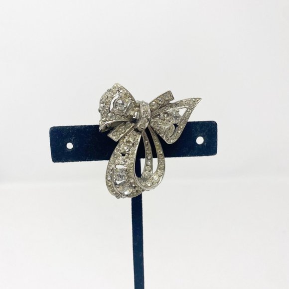 557 Vintage Reinad bow  Brooch / Pin with Crystal Rhinestones - Picture 2 of 9